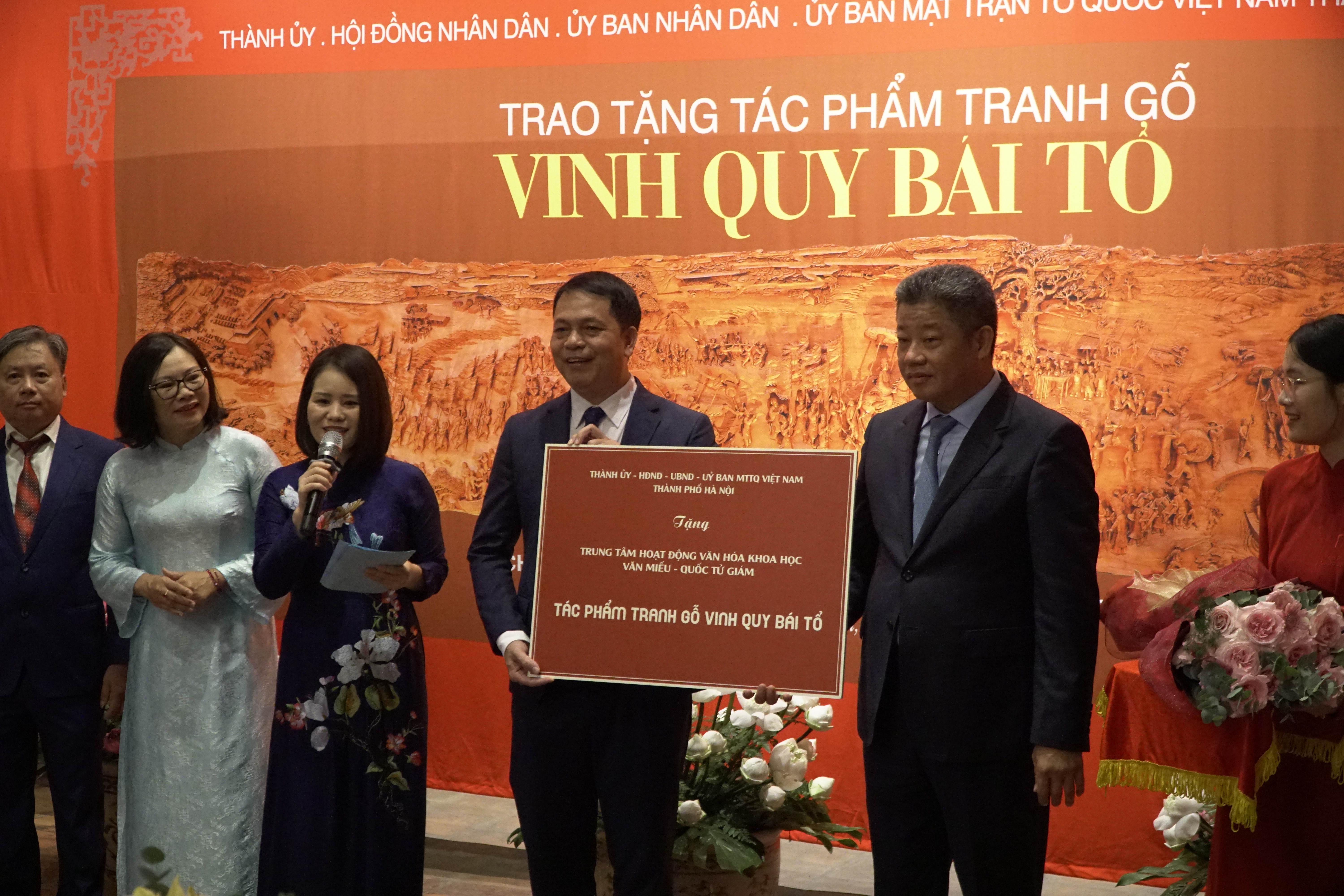 Lễ Bàn Giao Tác Phẩm Vinh Quy Bái Tổ tại Văn Miếu Quốc Tử Giám